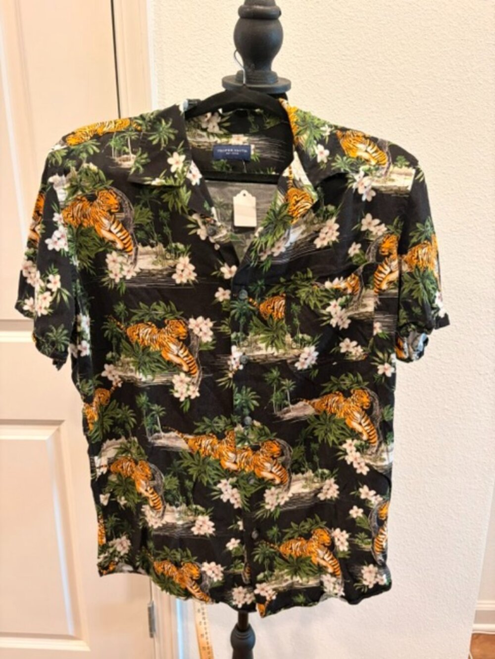 Women's Small tiger print button up shirt